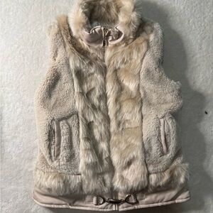 Girls Size 10/12 Tea N Rose Young Faux Fur Vest - Cream